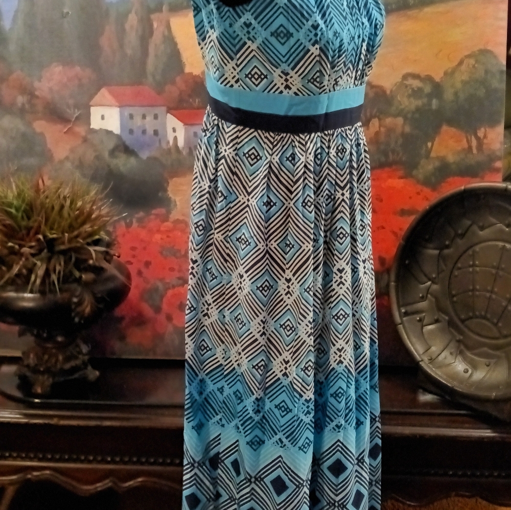 White House Black Market Midi - Picture 5 of 7